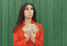 17 Ways to Sell Feet Pictures and Earn Extra Money in 2021