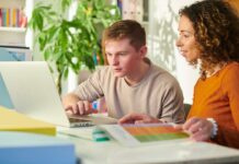 how to become a tutor