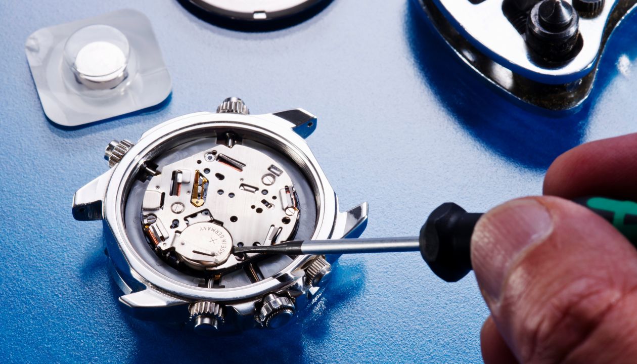 15 Cheapest Places to Get a Watch Battery Replacement Near Me