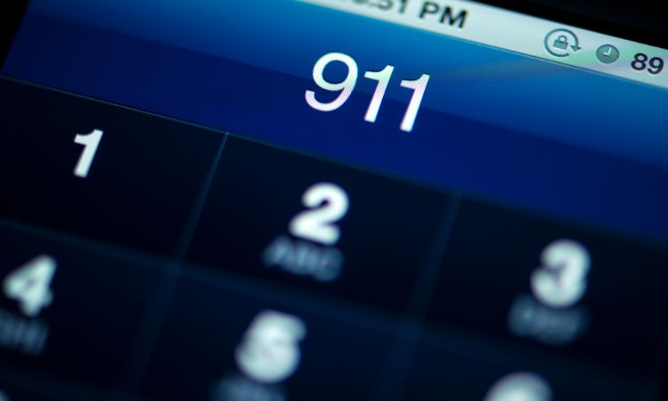 911 dispatcher